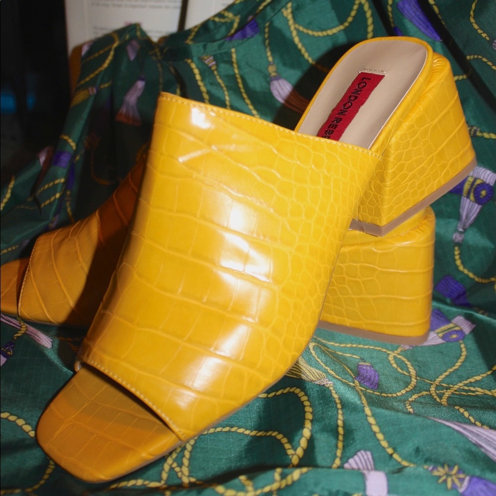 BRIGHT Textured Mule